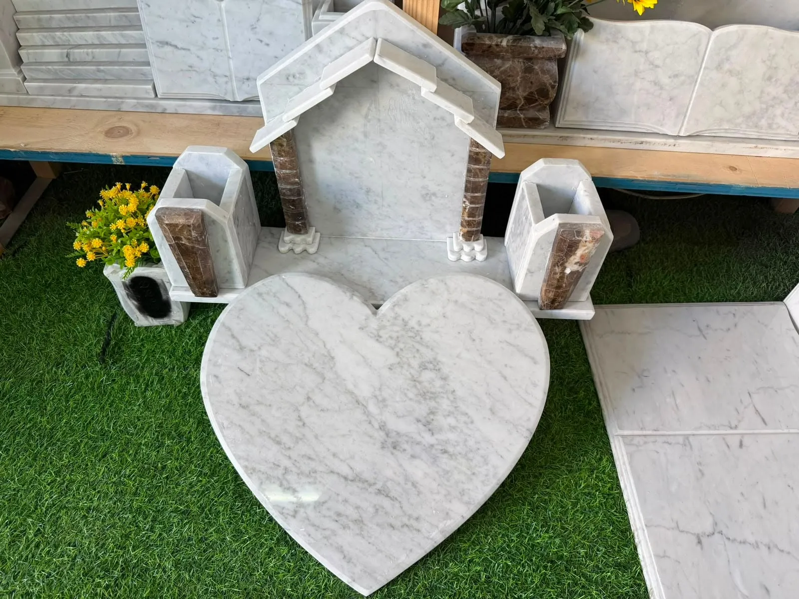 Trabajo en mármol realizado por Cat any — Lápidas de parque