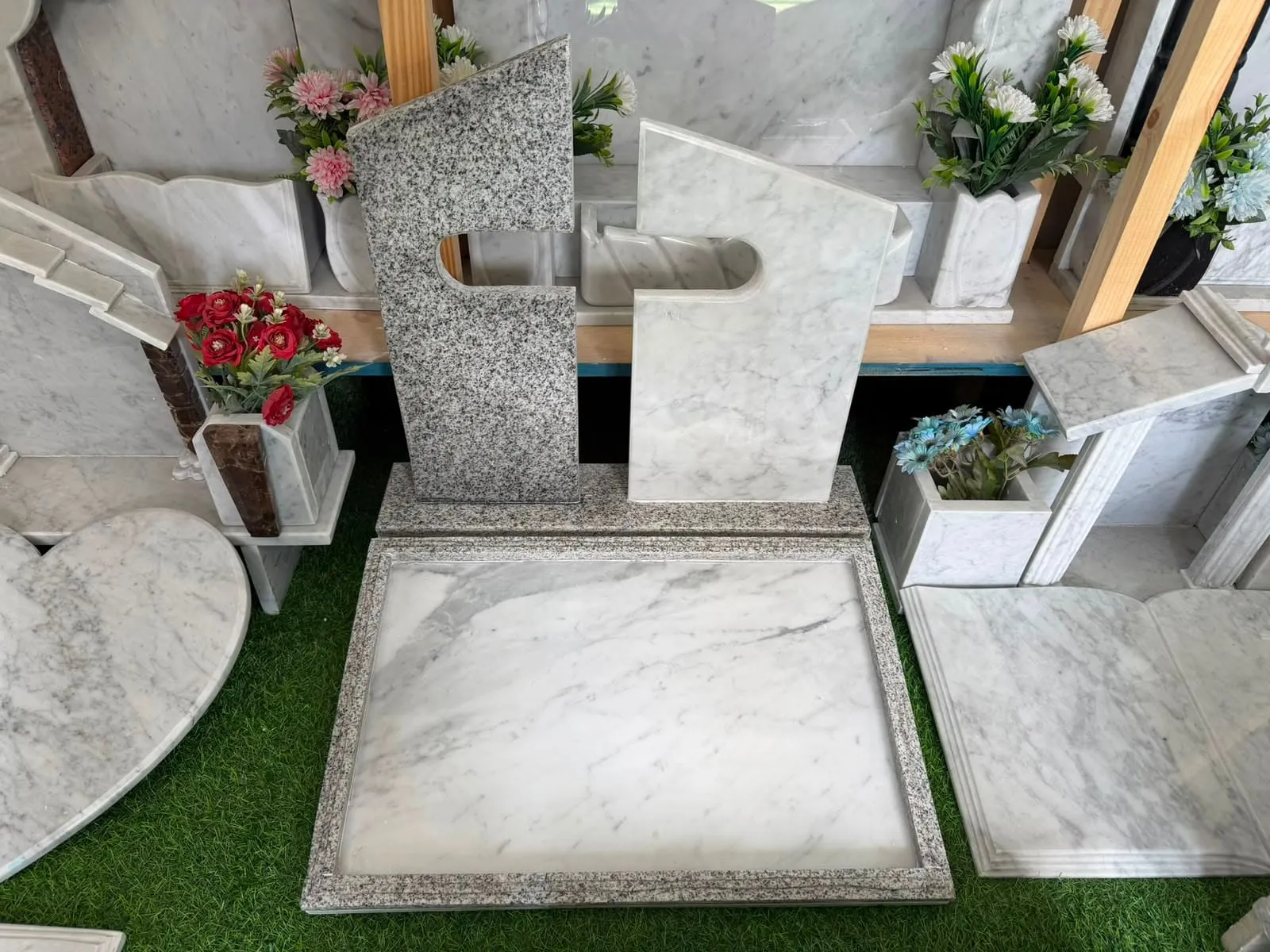 Trabajo en mármol realizado por Cat any — Lápidas de parque