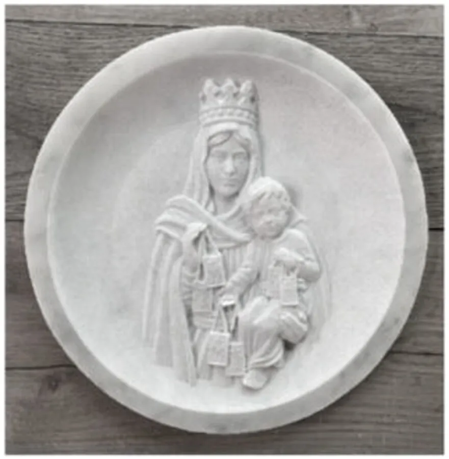 Tallado en mármol: Virgen del Carmen